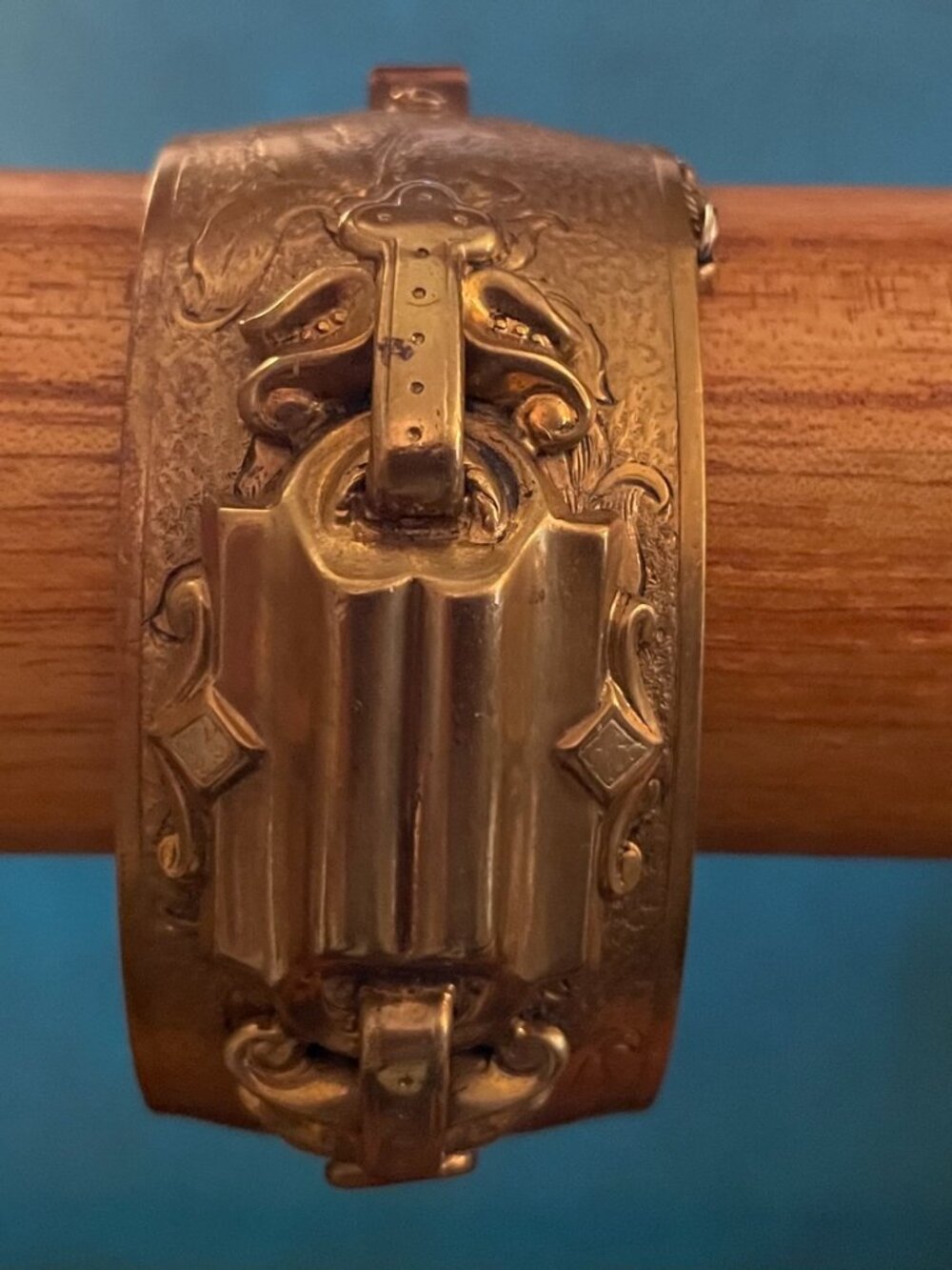 Vintage Gold Bracelet Bangle Raised Design Unmarked Untested Victorian ? Retro ?